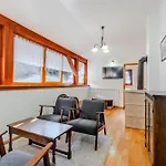 Pocitnisko Stanovanje Pri Cerkvi Apartman Trenta