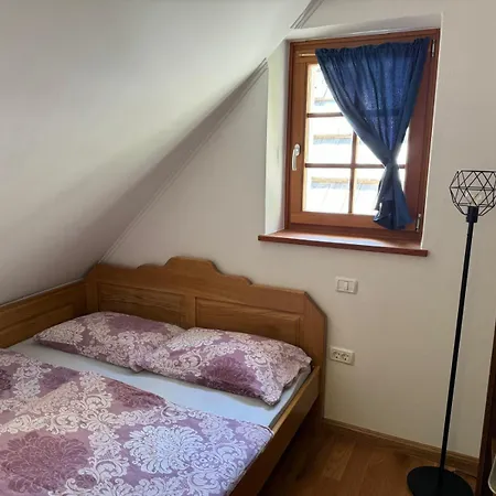 Pocitnisko Stanovanje Pri Cerkvi