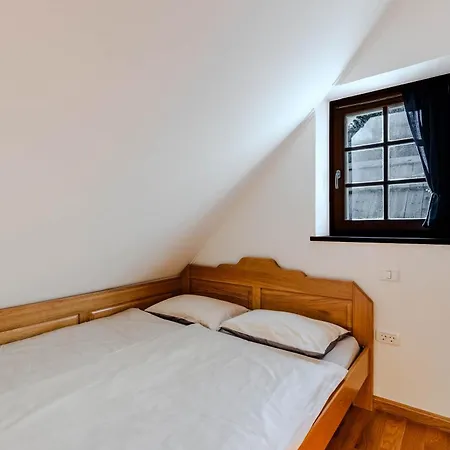 Apartmán Pocitnisko Stanovanje Pri Cerkvi