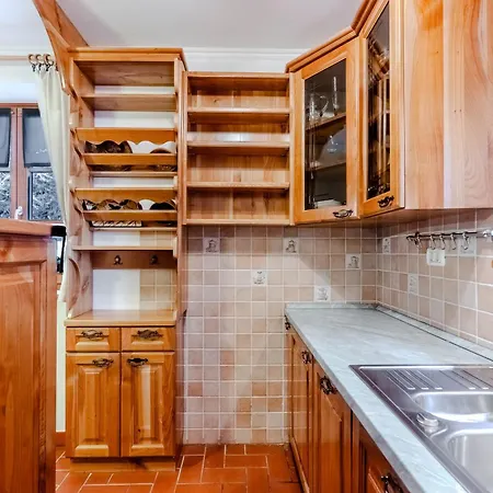 Pocitnisko Stanovanje Pri Cerkvi Apartmán *
